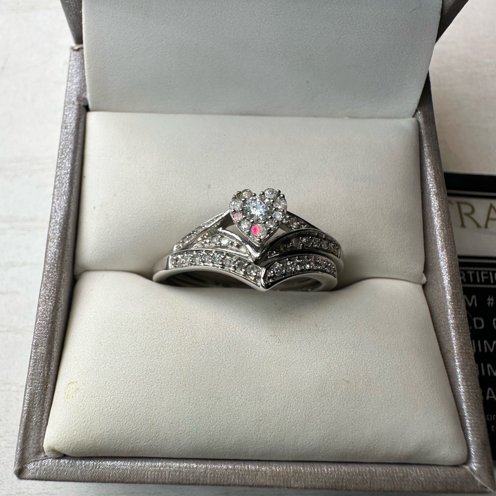 10k White Gold Diamond Heart Ring Set-0.25CTW,3,7g With Certificate